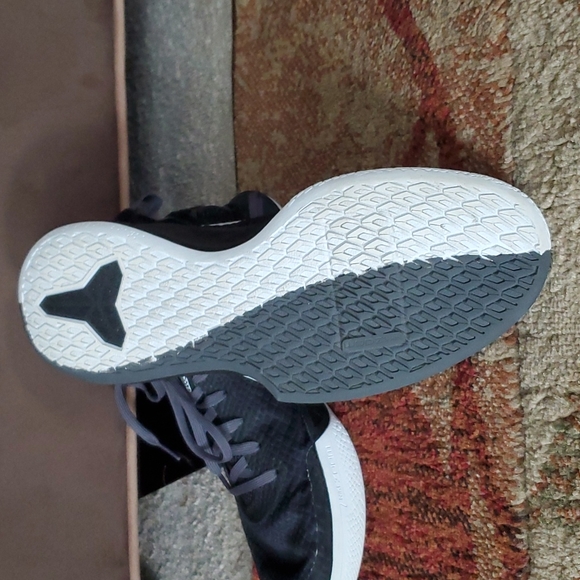 Volleyball shoes - Picture 2 of 6